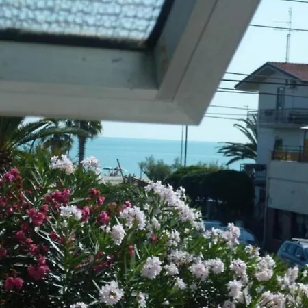 Dimora Di Lola * Porto SantʼElpidio