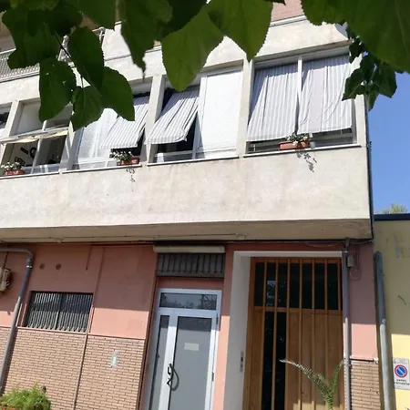 Dimora Di Lola * Porto SantʼElpidio