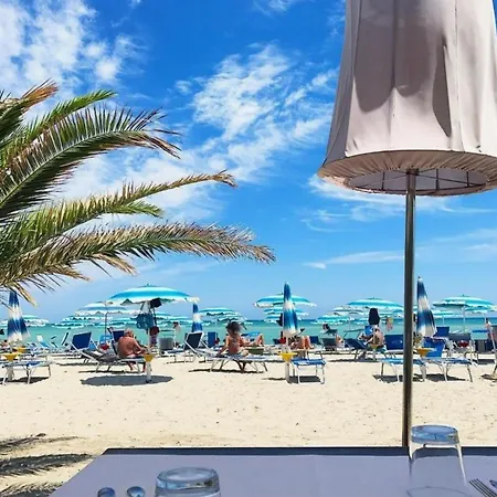 Dimora Di Lola * Porto SantʼElpidio